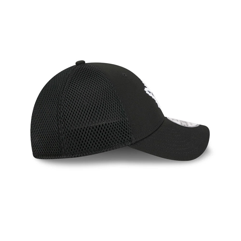 Pictured is this NHL Evergreen Neo Toronto Maple Leafs 39THIRTY Stretch Fit cap in black. 6