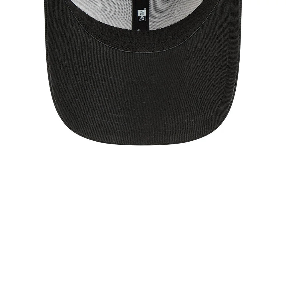 Pictured is this NHL Evergreen Neo Toronto Maple Leafs 39THIRTY Stretch Fit cap in black. 7