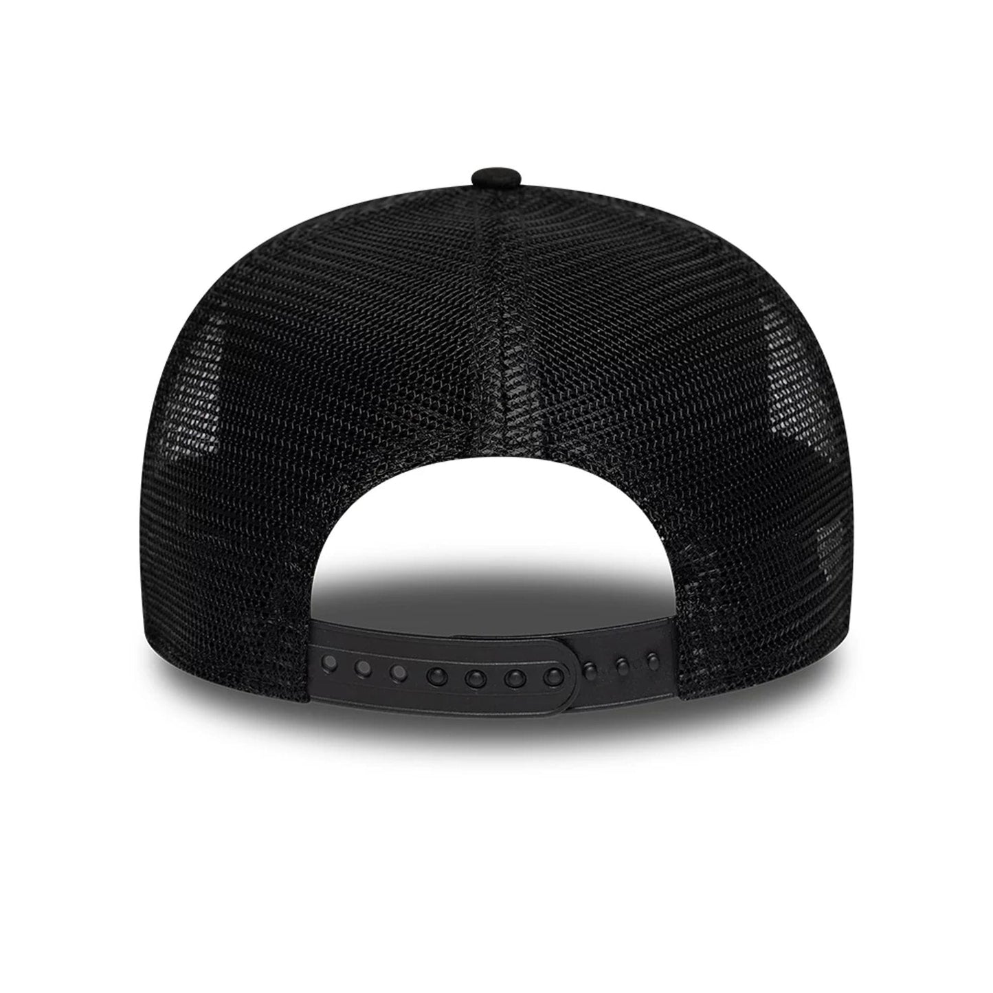 Pictured is this NHL Evergreen Boston Bruins 9SEVENTY Stretch Snap cap in black. 7