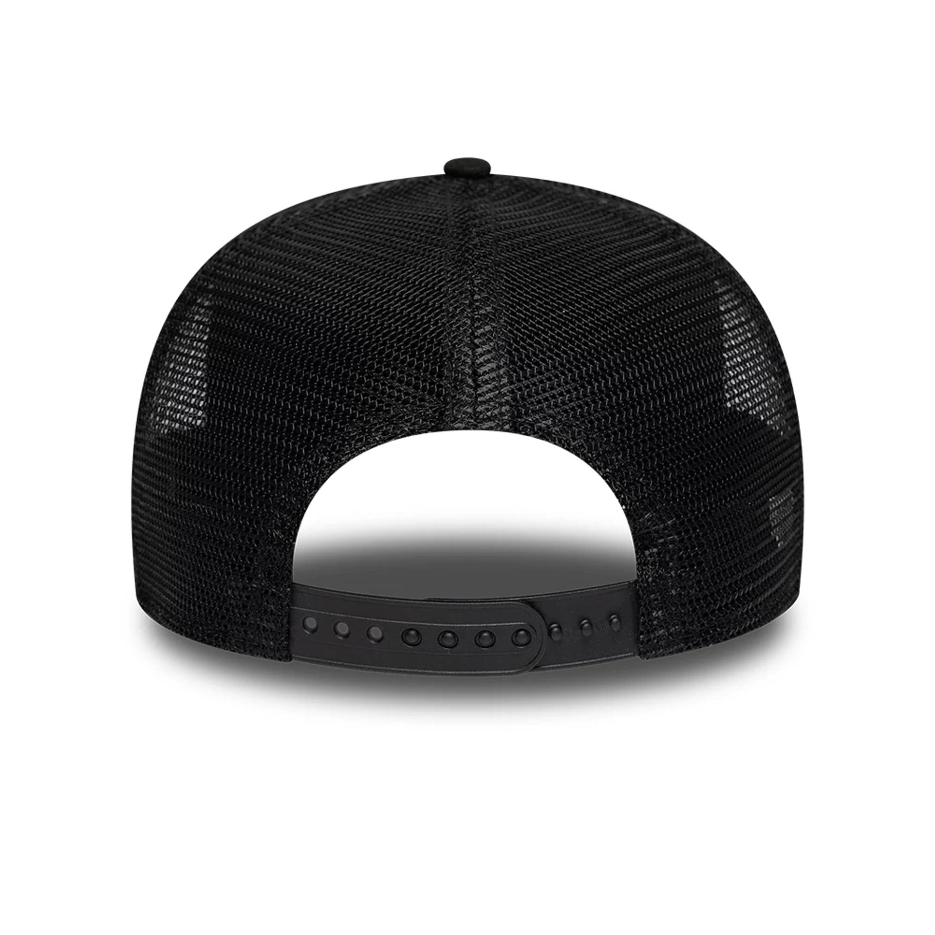 Pictured is this NHL Evergreen Boston Bruins 9SEVENTY Stretch Snap cap in black. 7