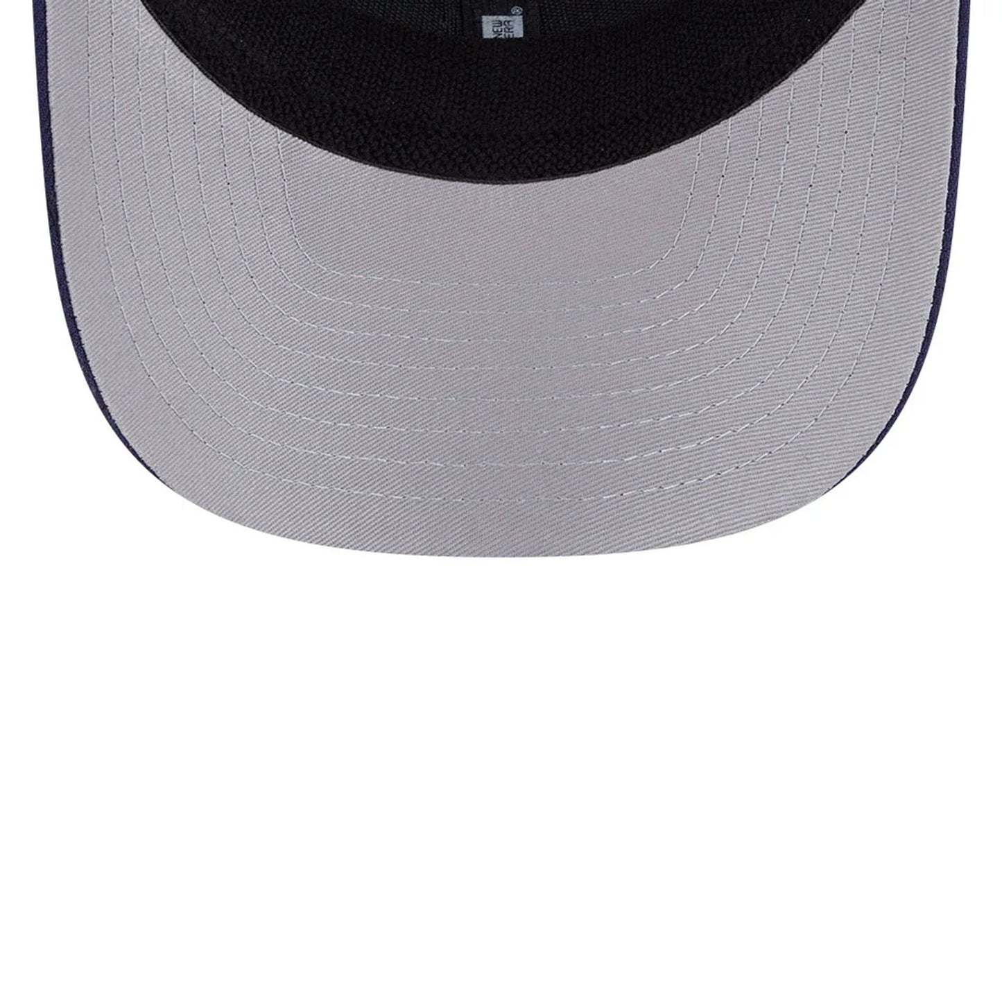 Pictured is this NHL Evergreen Toronto Maple Leafs 9SEVENTY Stretch Snap cap in navy. 2