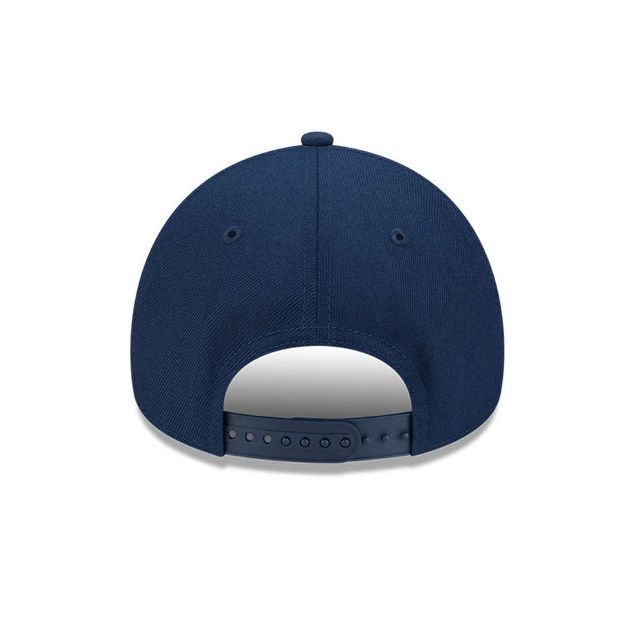 Pictured is this Repreve® MLB Oceanside Chicago White Sox 9FORTY A-Frame cap in dark blue. 6