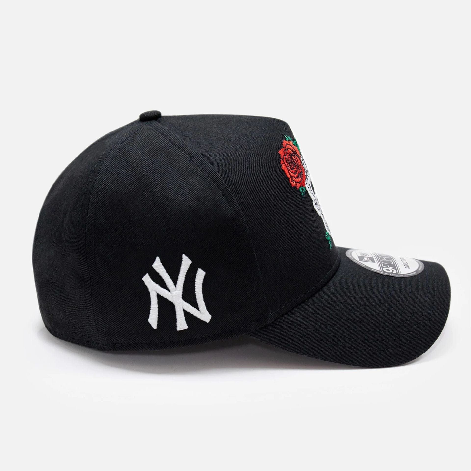 New york yankees skull cap 2025