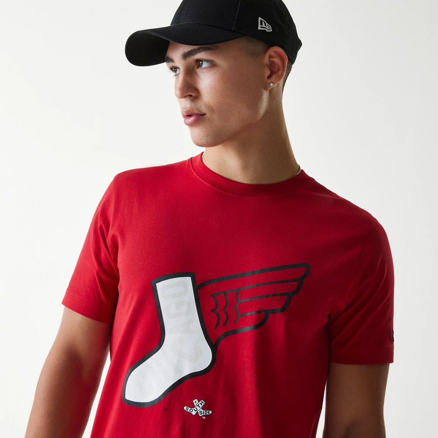 The Male model is wearing Chicago White Sox MLB City Connect 2025 Red T-Shirt 5