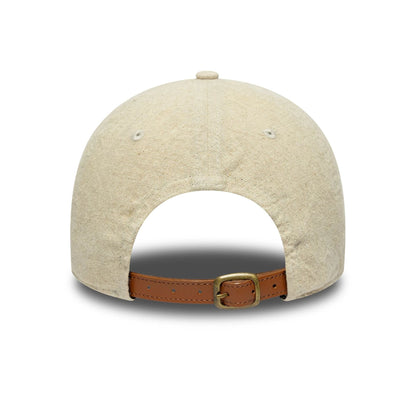 This is a New York Yankees MLB Linen Cream 9TWENTY Adjustable Cap 4