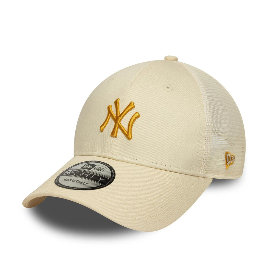 This is a New York Yankees MLB Homefield Cream 9FORTY Trucker Adjustable Cap 1