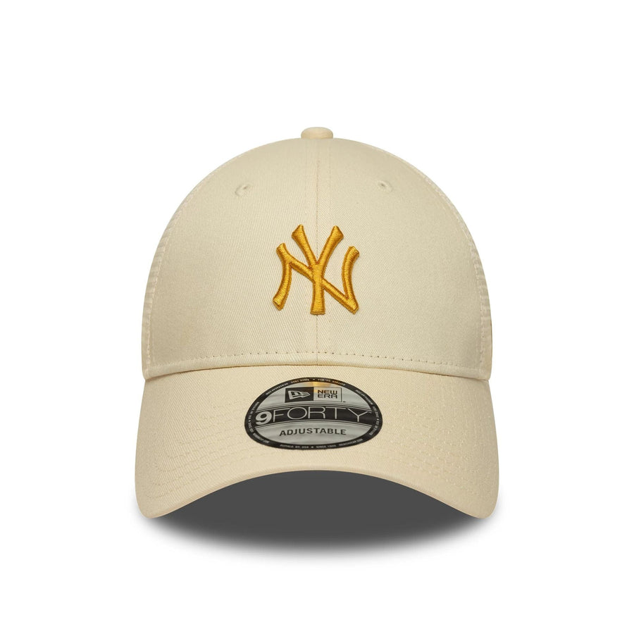 This is a New York Yankees MLB Homefield Cream 9FORTY Trucker Adjustable Cap 2