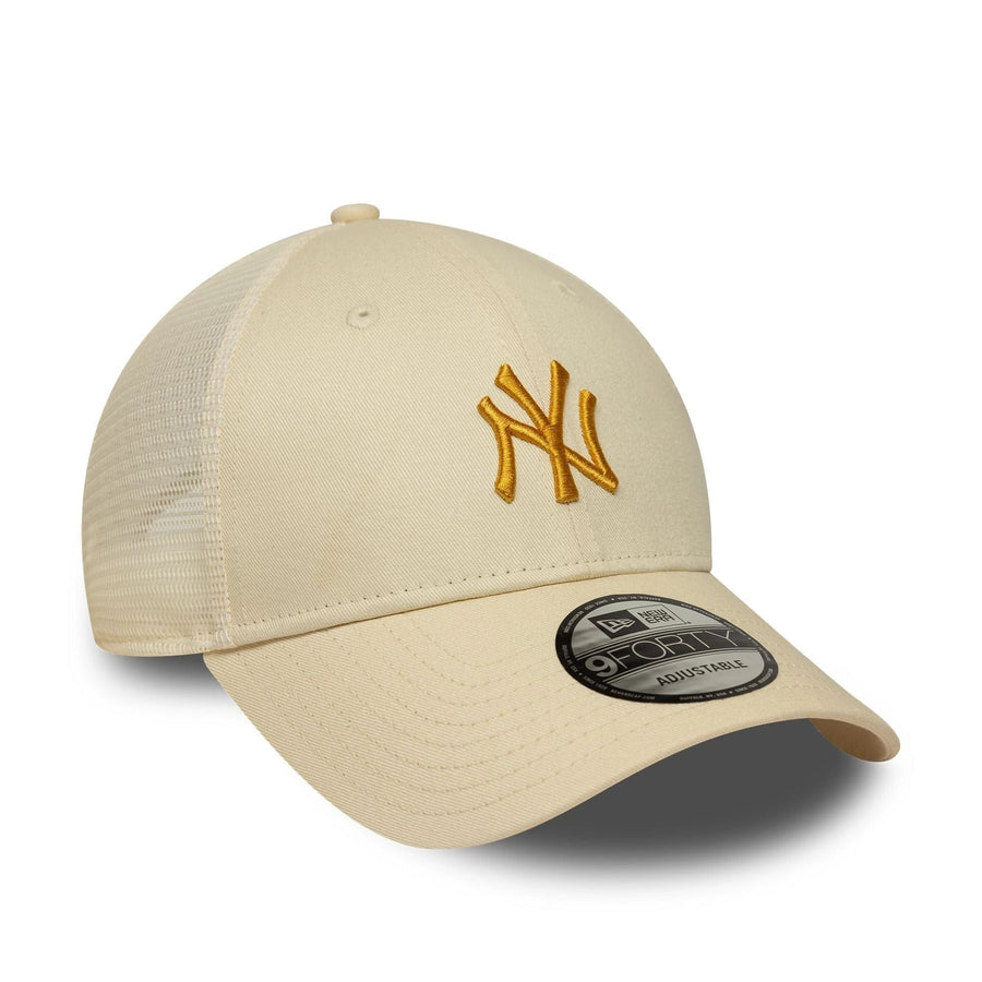This is a New York Yankees MLB Homefield Cream 9FORTY Trucker Adjustable Cap 3