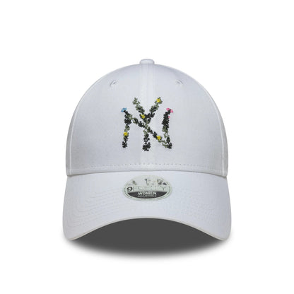 Pictured is this Womens MLB Floral Infill New York Yankees 9FORTY cap in white. 2