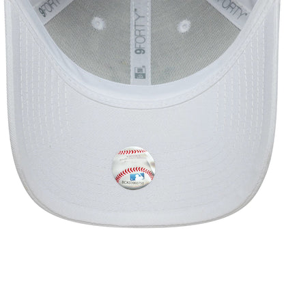 Pictured is this Womens MLB Floral Infill New York Yankees 9FORTY cap in white. 5