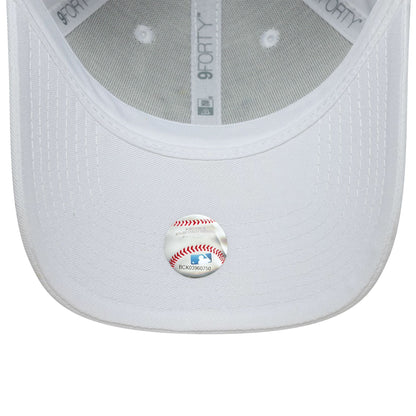 Pictured is this Womens MLB Floral Infill New York Yankees 9FORTY cap in white. 5