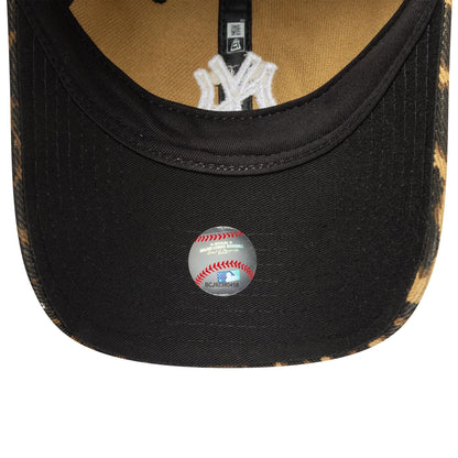 This is a New York Yankees Womens MLB Outline Leopard Black 9TWENTY Adjustable Cap 5