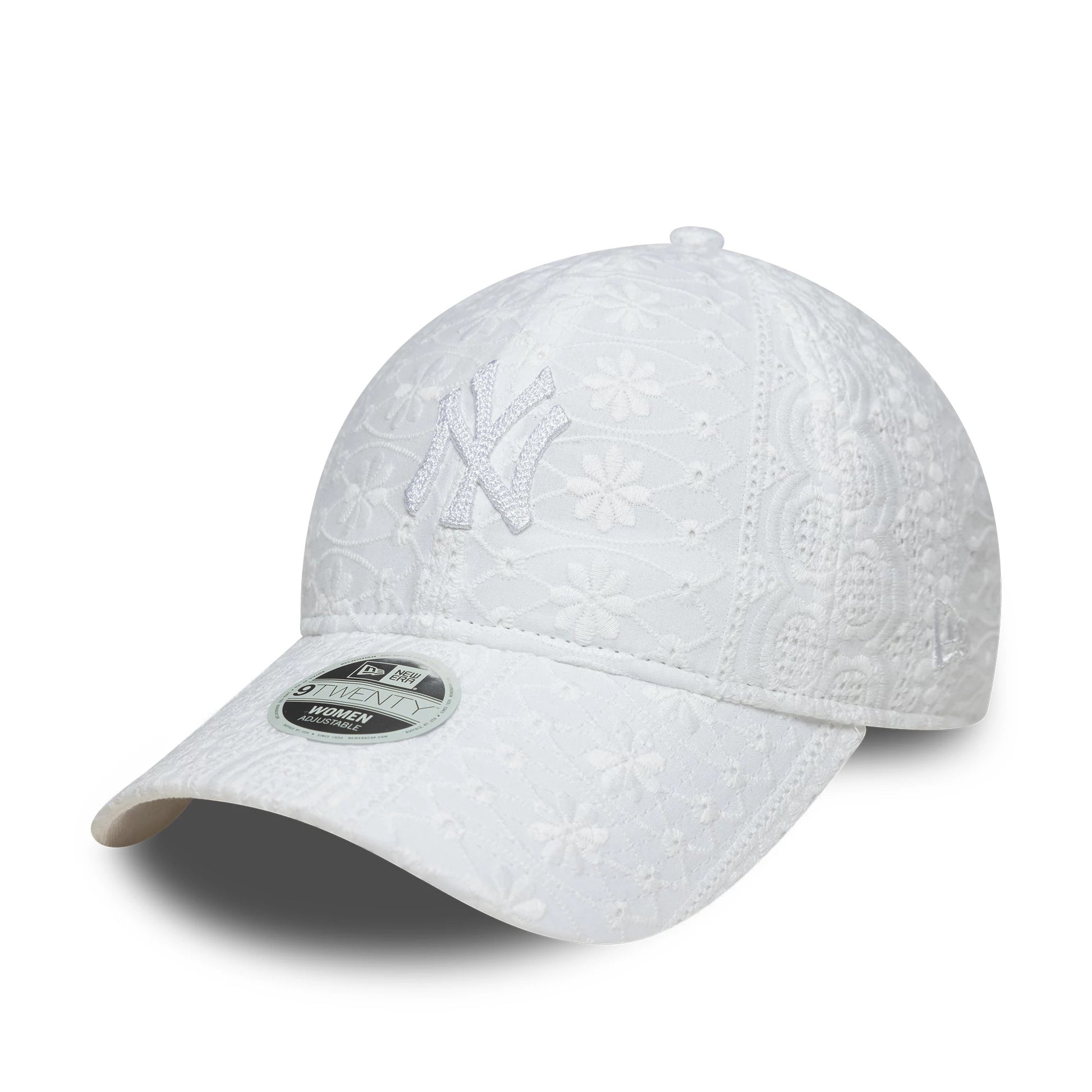 This is a New York Yankees Womens MLB Broderie White 9TWENTY Adjustable Cap 1