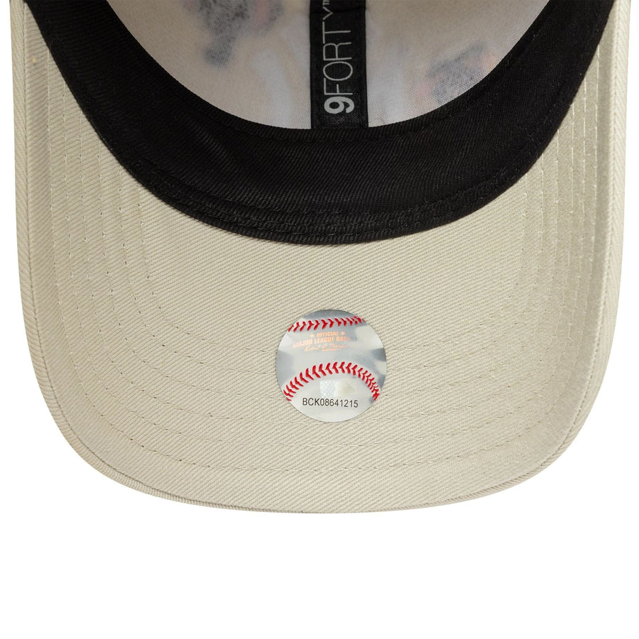 This is a New York Yankees Toddler Animal Icon Cream 9FORTY Adjustable Cap 5