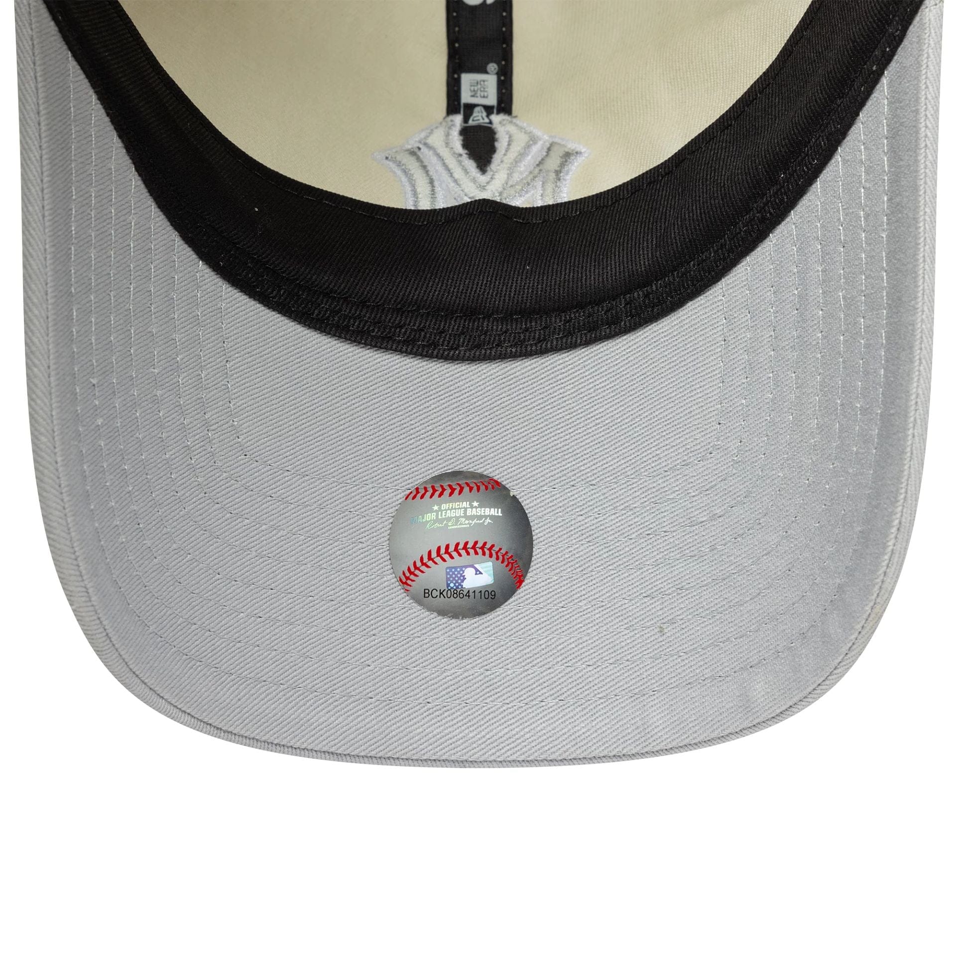 This is a New York Yankees Cooperstown MLB World Series Cream 9TWENTY Adjustable Cap 6
