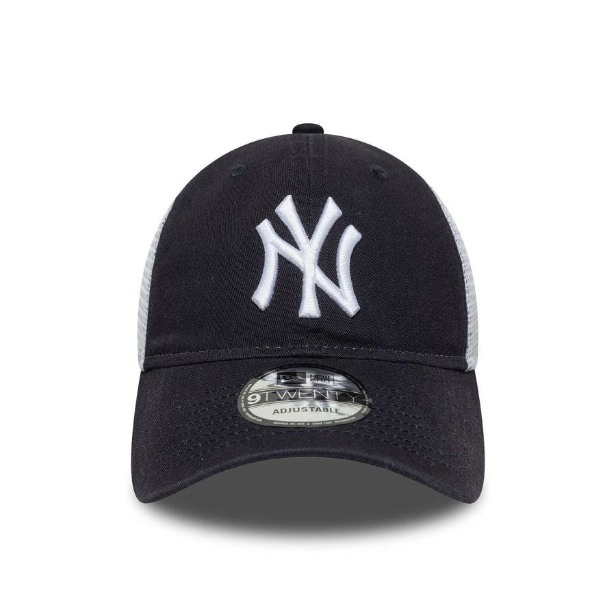 This is a New York Yankees MLB Washed Navy 9TWENTY Trucker Adjustable Cap 2