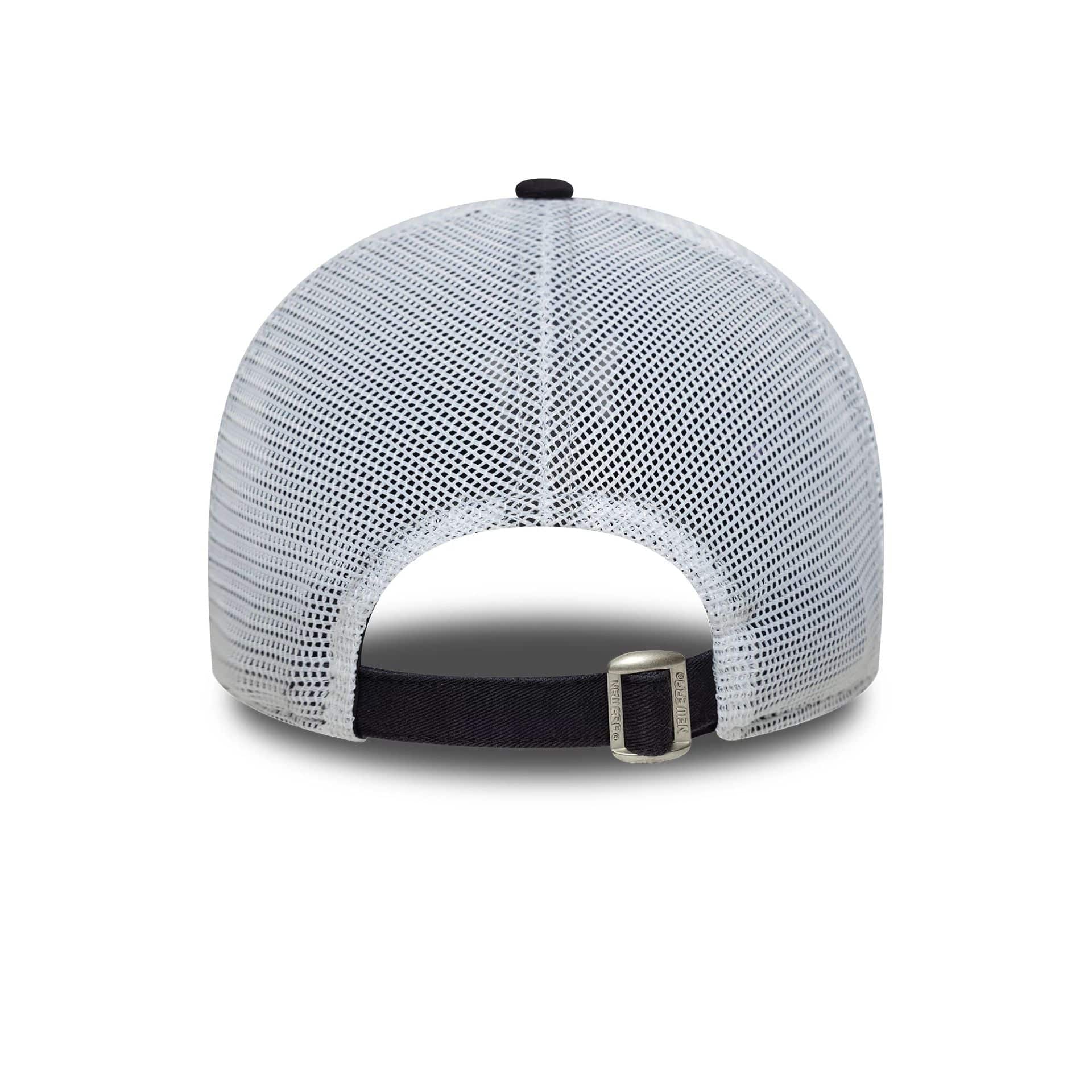 This is a New York Yankees MLB Washed Navy 9TWENTY Trucker Adjustable Cap 4