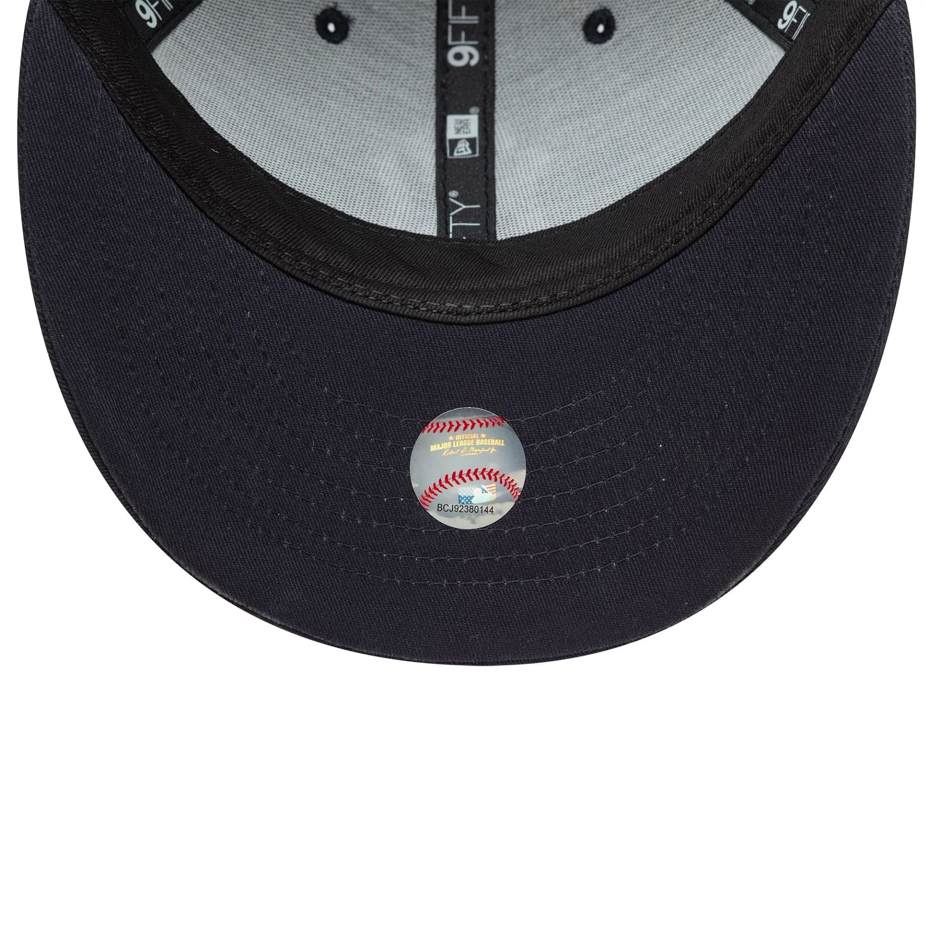 This is a New York Yankees MLB Floral Navy Low Profile 9FIFTY Snapback Adjustable Cap 5