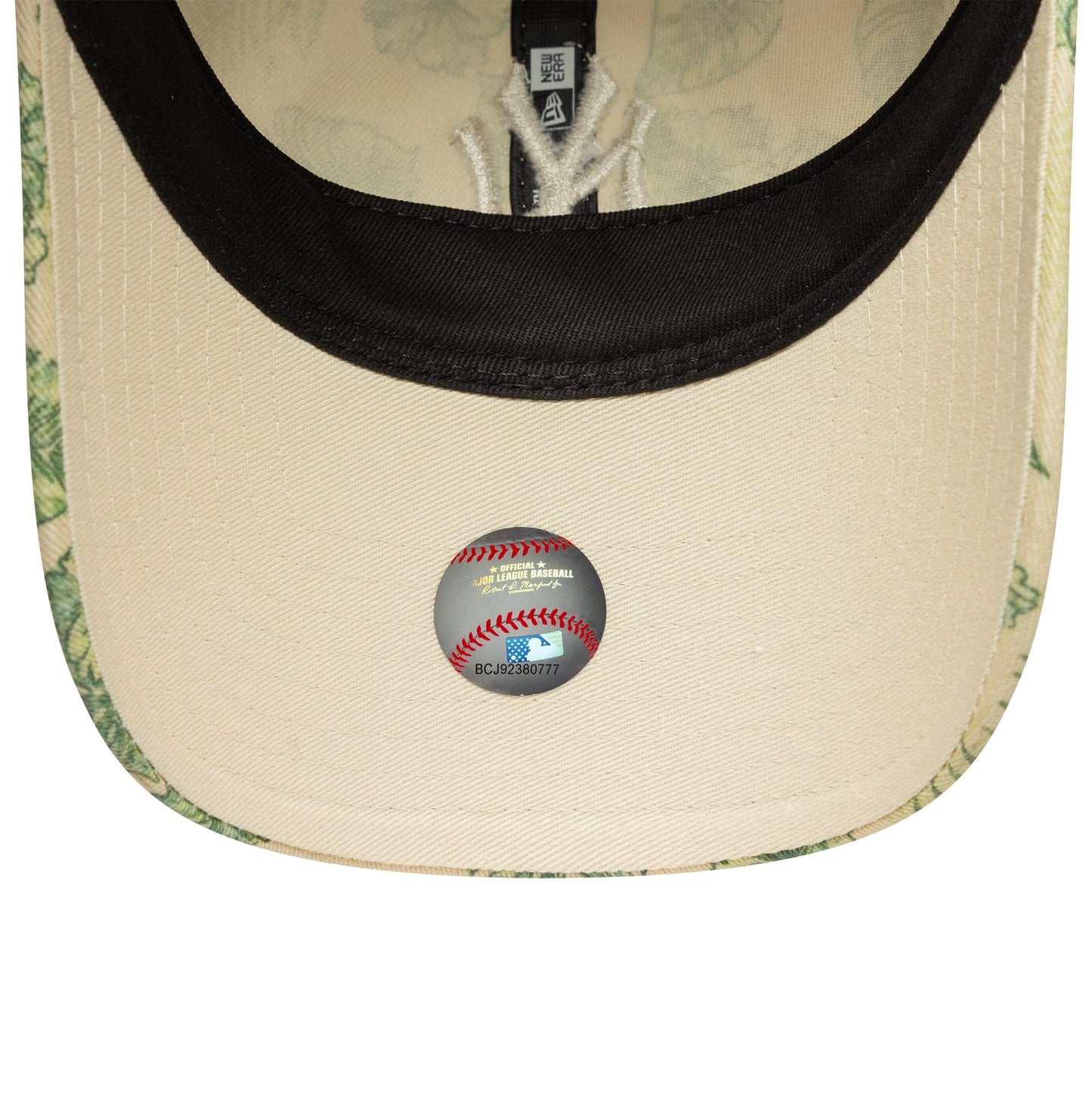 This is a New York Yankees Womens MLB Tropical Cream 9TWENTY Adjustable Cap 5