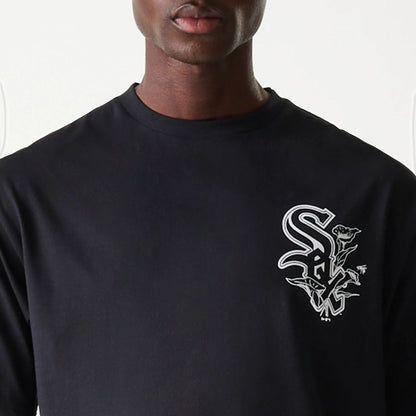 The Male model is wearing Chicago White Sox MLB Floral Graphic Black Oversized T-Shirt 7