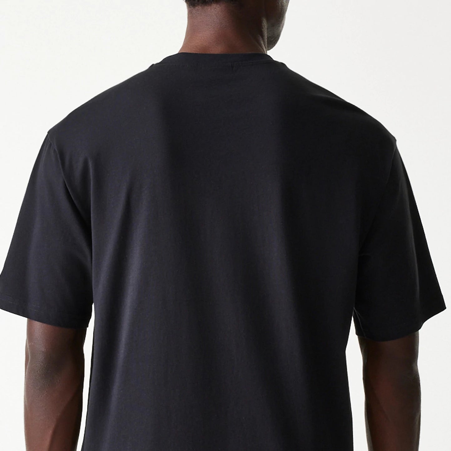 The Male model is wearing Chicago Bulls NBA Palm Tree Black Oversized T-Shirt 5