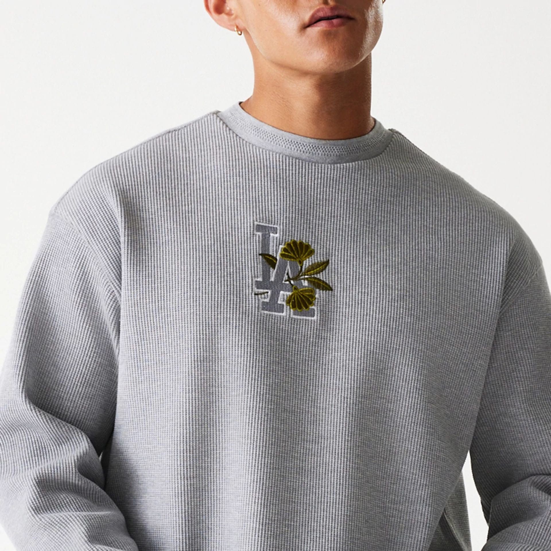 The Male model is wearing LA Dodgers MLB Waffle Grey Oversized Crew Neck Sweater 3