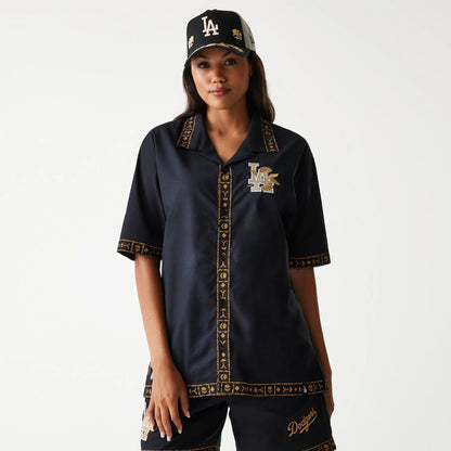 The Male model is wearing LA Dodgers MLB Taping Black Short Sleeve Shirt 4