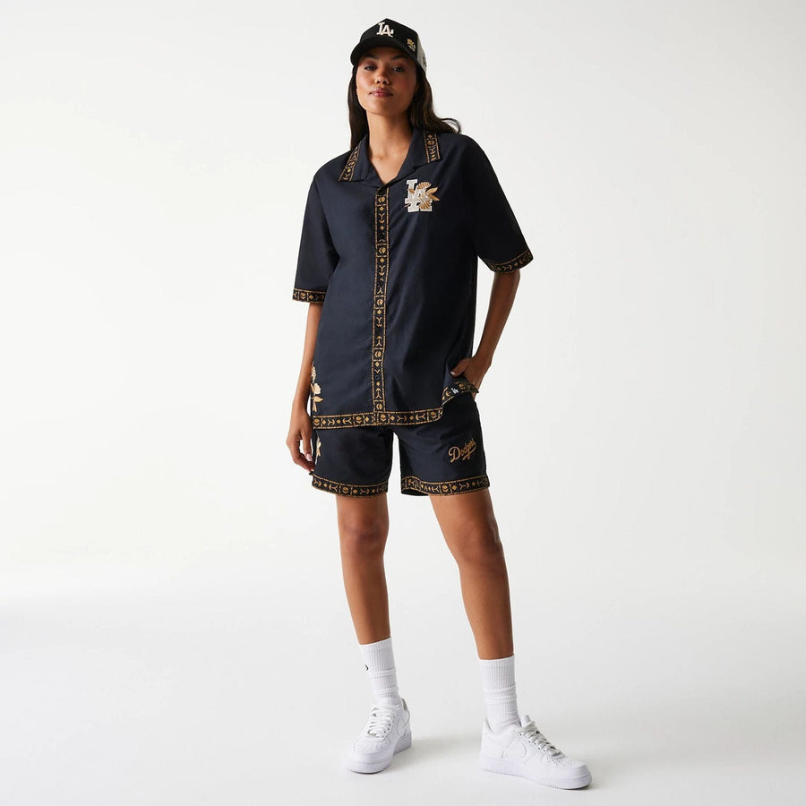 The Male model is wearing LA Dodgers MLB Taping Black Short Sleeve Shirt 8