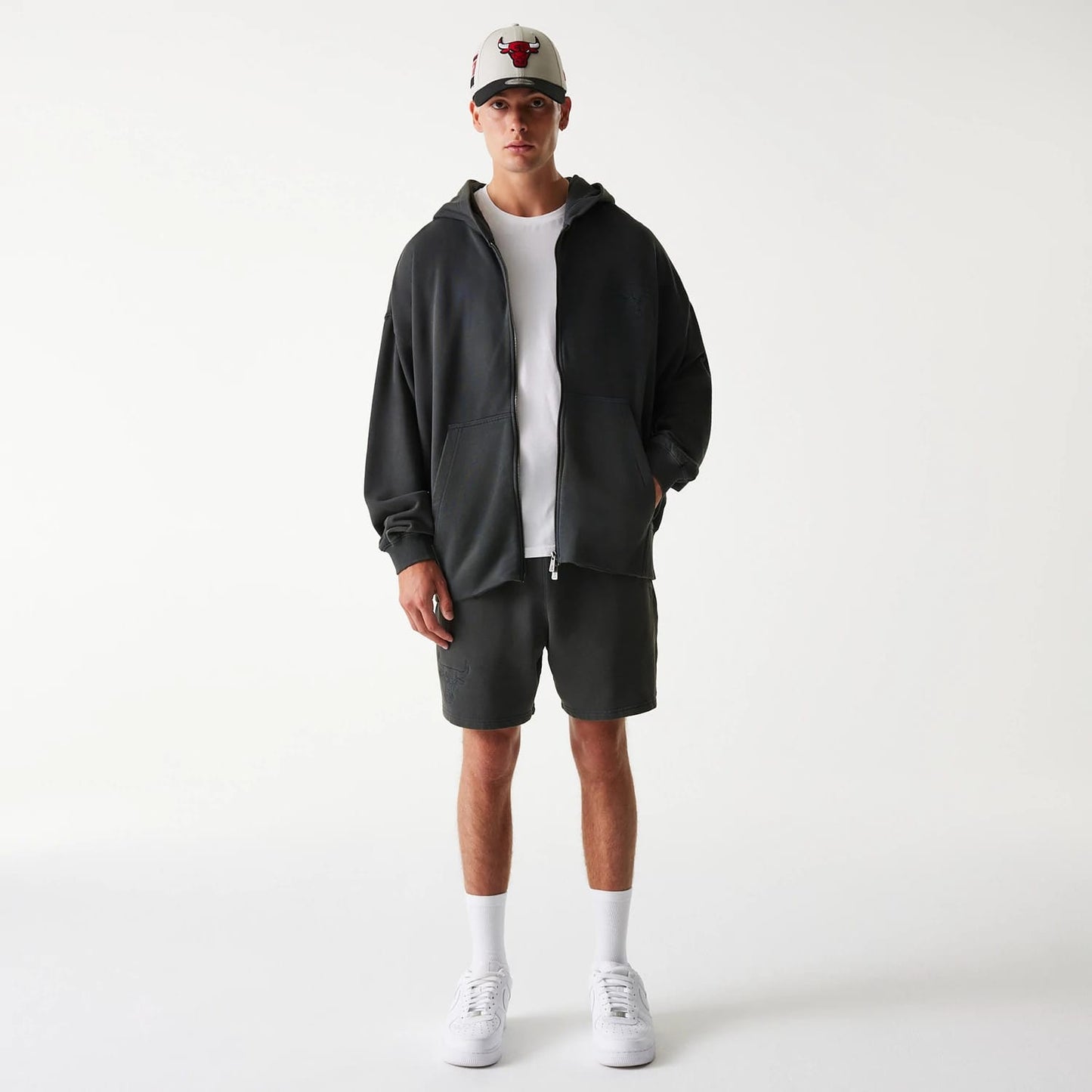 The Male model is wearing Chicago Bulls NBA Washed Grey Full Zip Hoodie 8