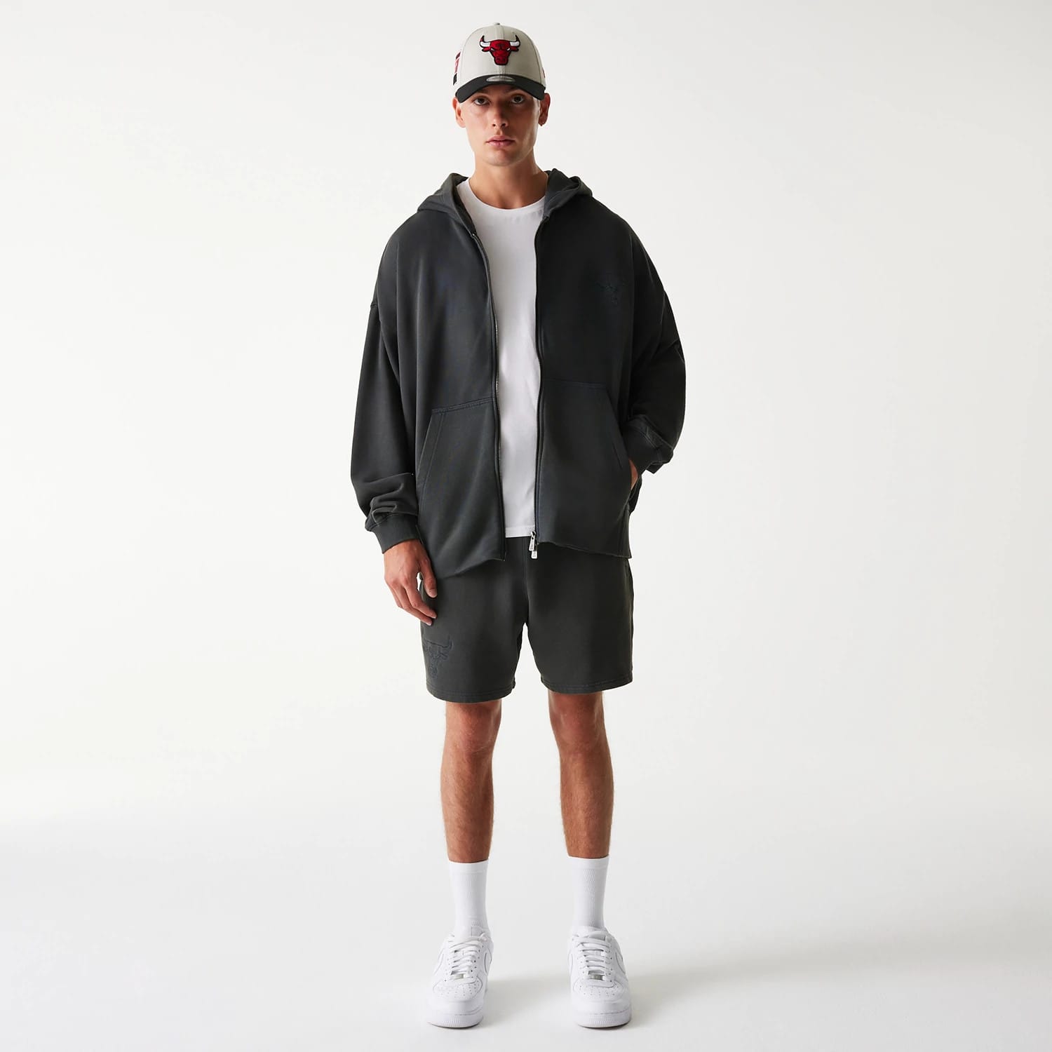 The Male model is wearing Chicago Bulls NBA Washed Grey Full Zip Hoodie 8