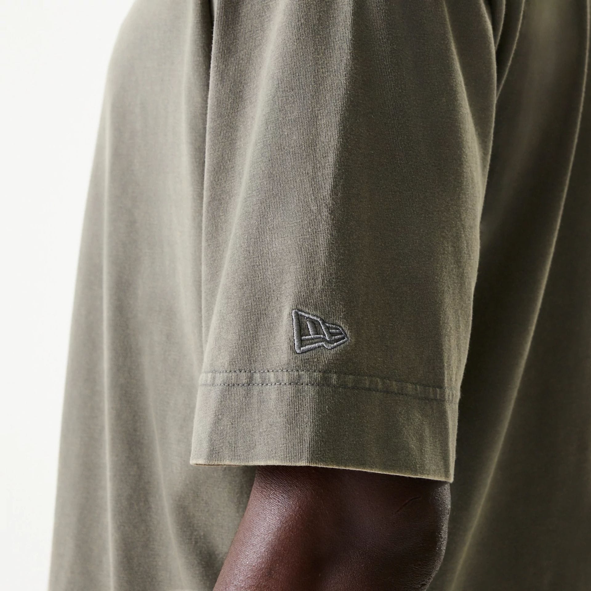 The Male model is wearing LA Lakers NBA Washed Grey Box T-Shirt 5