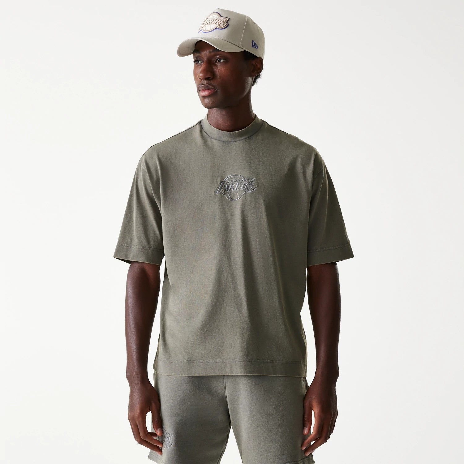 The Male model is wearing LA Lakers NBA Washed Grey Box T-Shirt 1