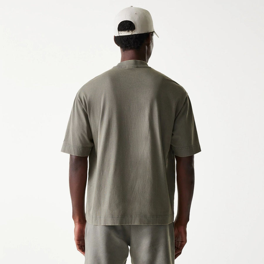 The Male model is wearing LA Lakers NBA Washed Grey Box T-Shirt 2