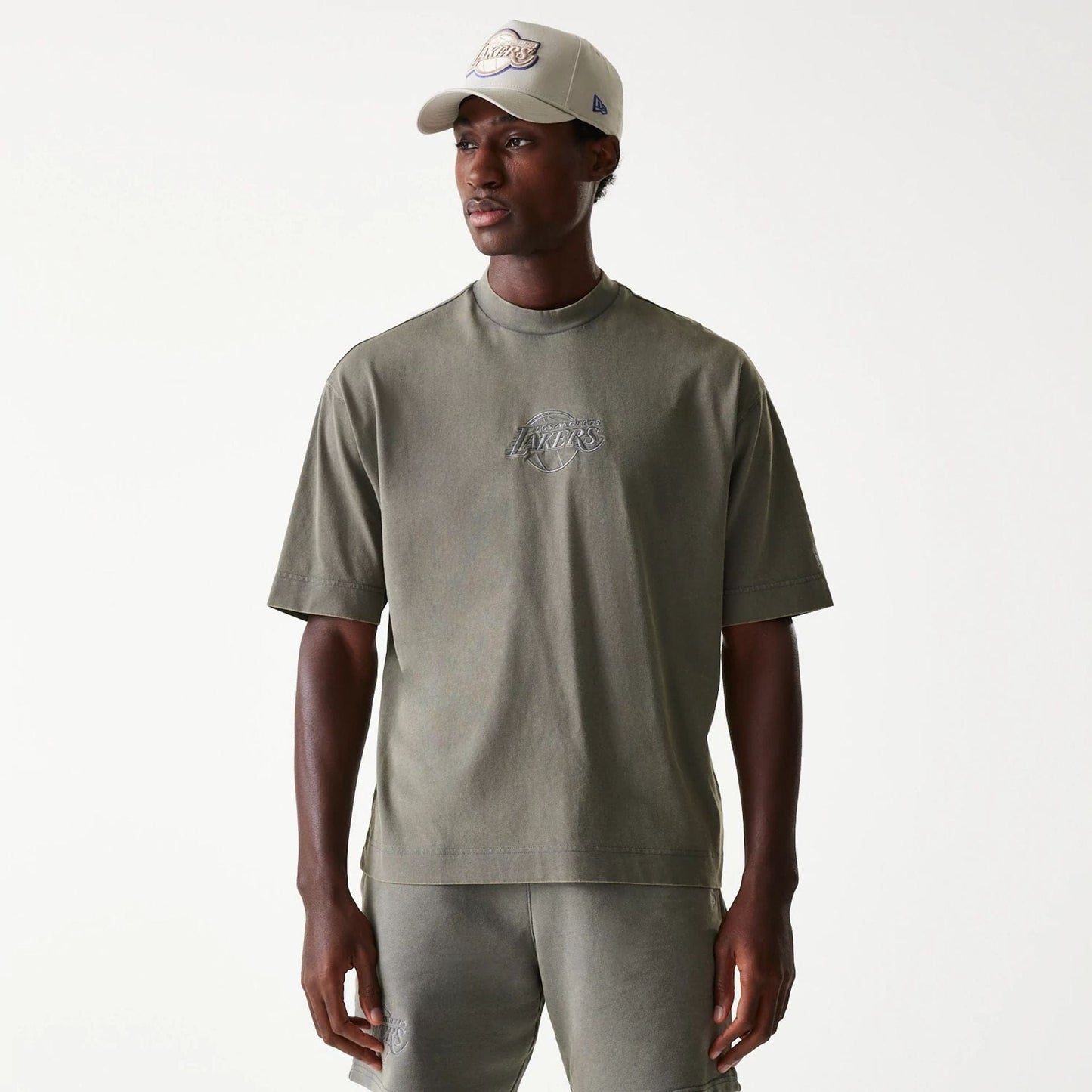 The Male model is wearing LA Lakers NBA Washed Grey Box T-Shirt 1