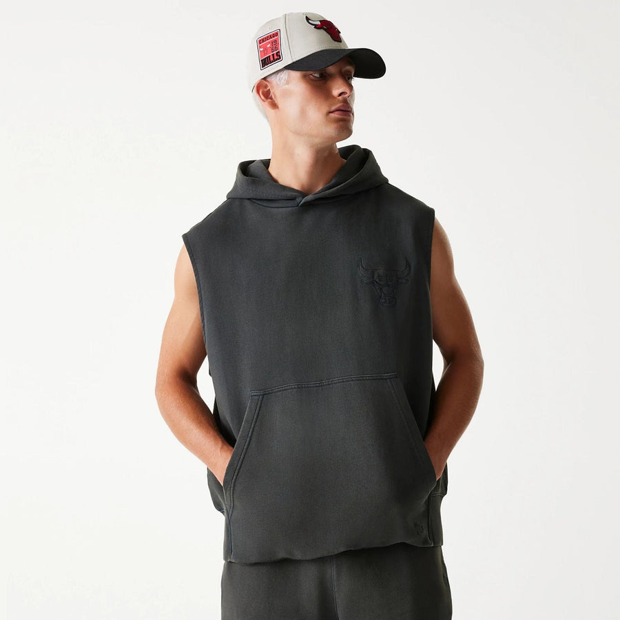 The Male model is wearing Chicago Bulls NBA Washed Grey Sleeveless Hoodie 1