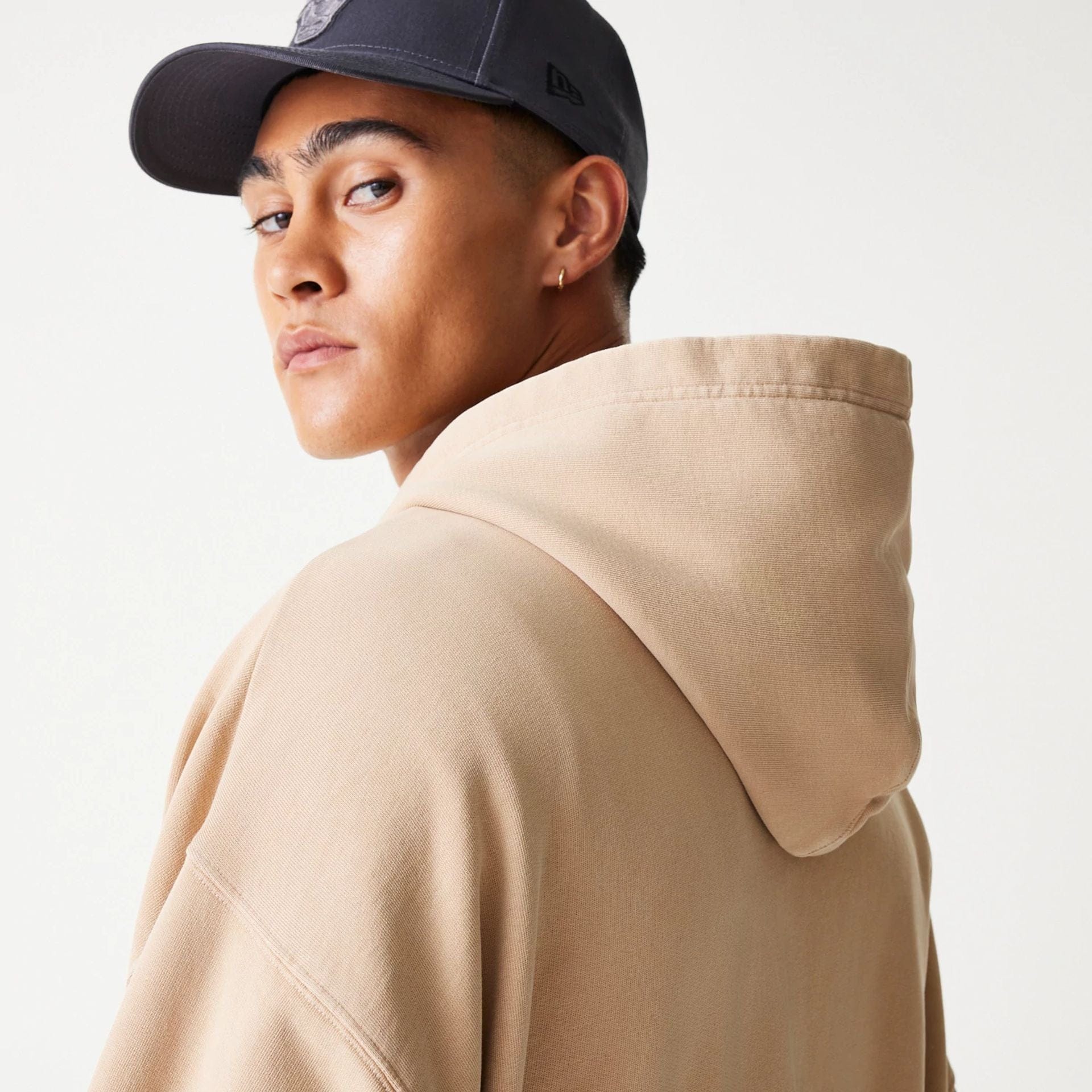 The Male model is wearing Chicago Bulls NBA Washed Beige Full Zip Hoodie 6