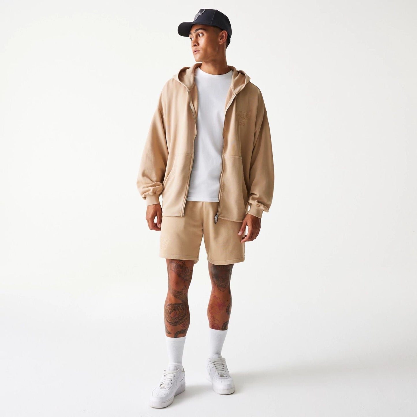 The Male model is wearing Chicago Bulls NBA Washed Beige Full Zip Hoodie 8