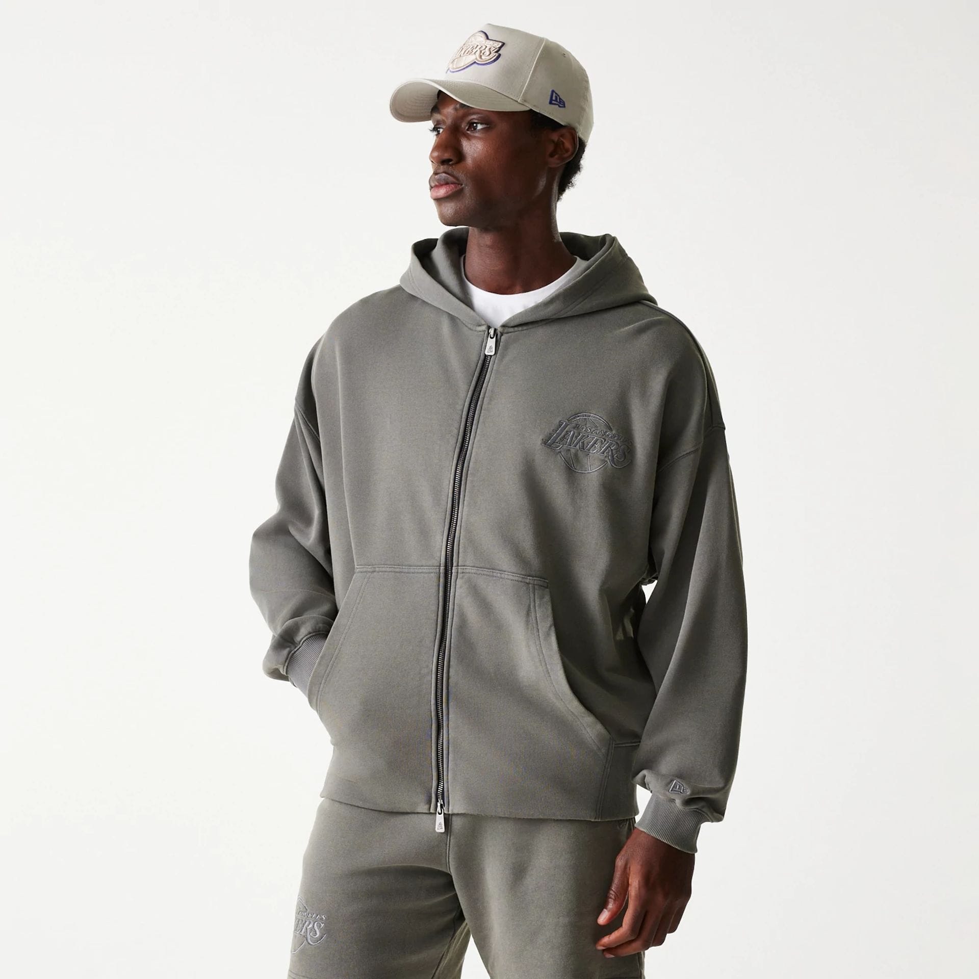 The Male model is wearing LA Lakers NBA Washed Grey Full Zip Hoodie 1