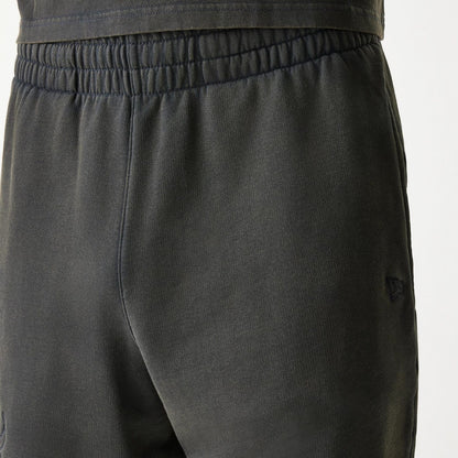 The Male model is wearing Chicago Bulls NBA Washed Grey Shorts 5