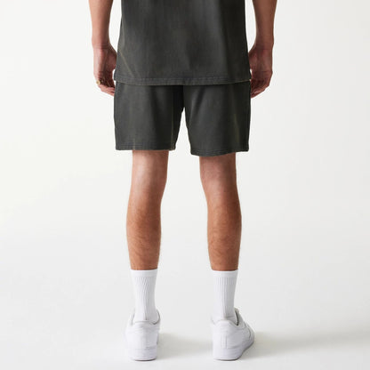 The Male model is wearing Chicago Bulls NBA Washed Grey Shorts 2