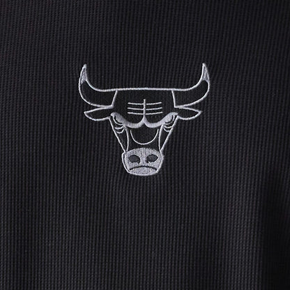 The Male model is wearing Chicago Bulls NBA Waffle Black Oversized T-Shirt 5