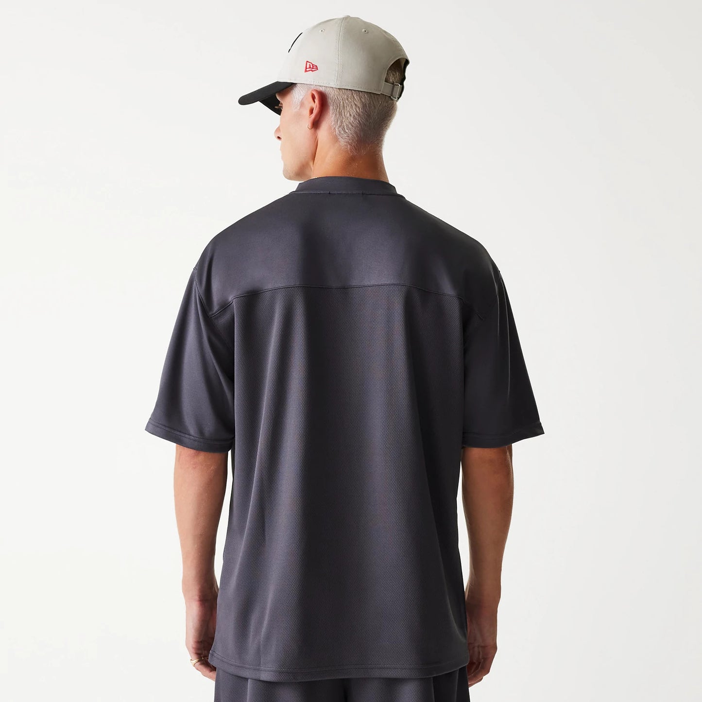 The Male model is wearing Chicago Bulls NBA Tonal Dark Grey Mesh Jersey 2