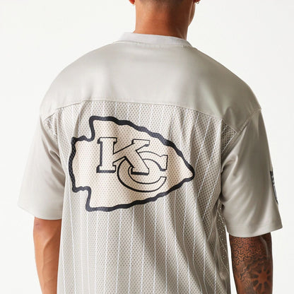 The Male model is wearing Kansas City Chiefs NFL Pinstripe Cream Mesh Jersey 4