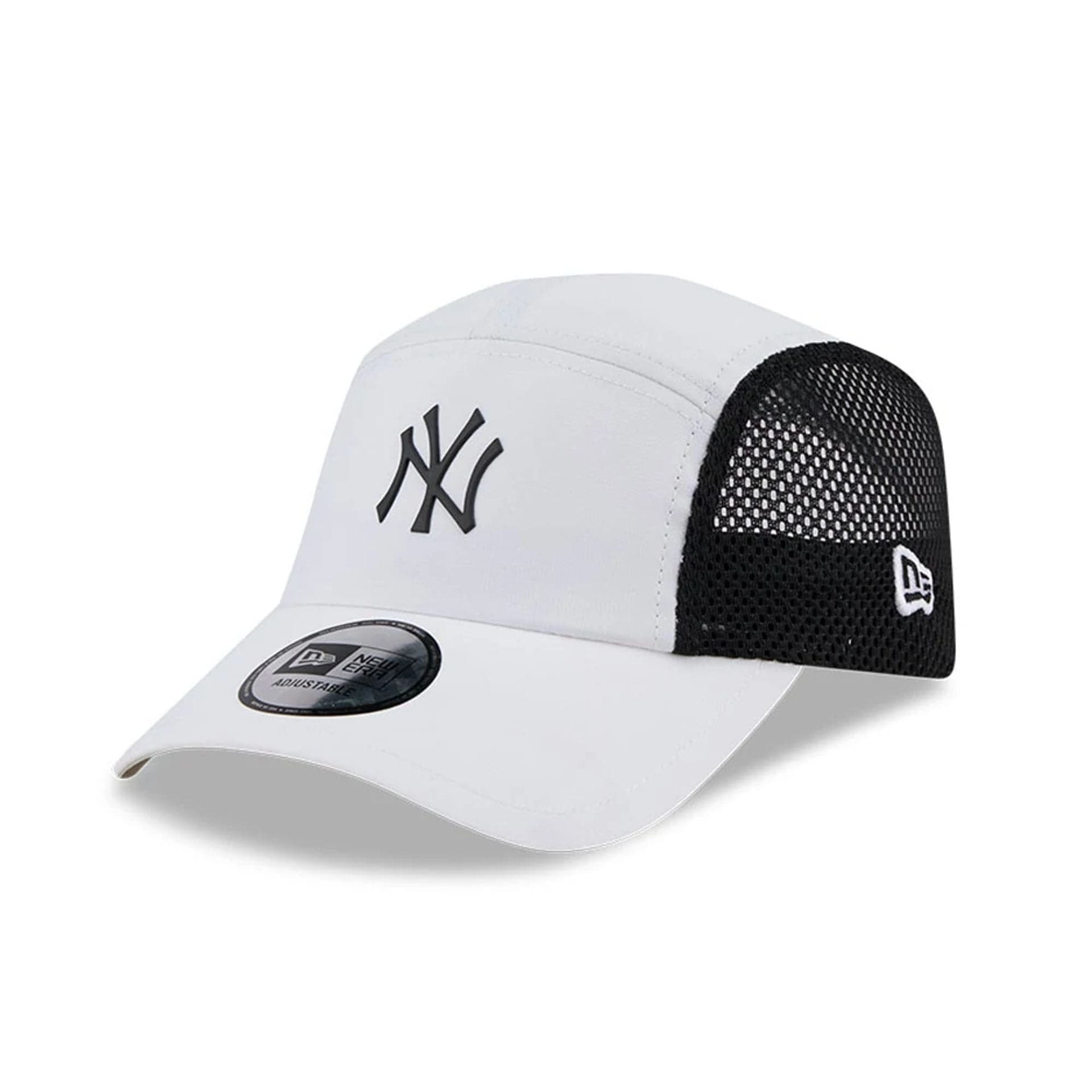This is a New York Yankees Polyester White Runner Cap 1