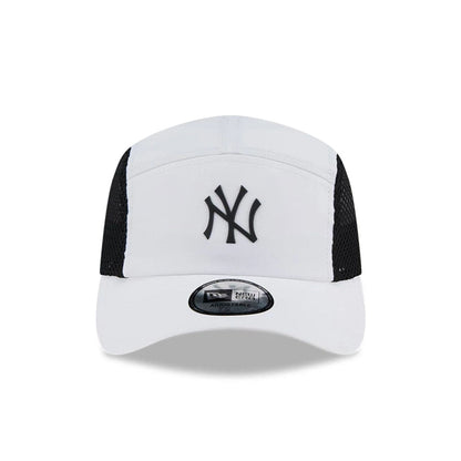 This is a New York Yankees Polyester White Runner Cap 2