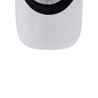 This is a New York Yankees Polyester White Runner Cap 7