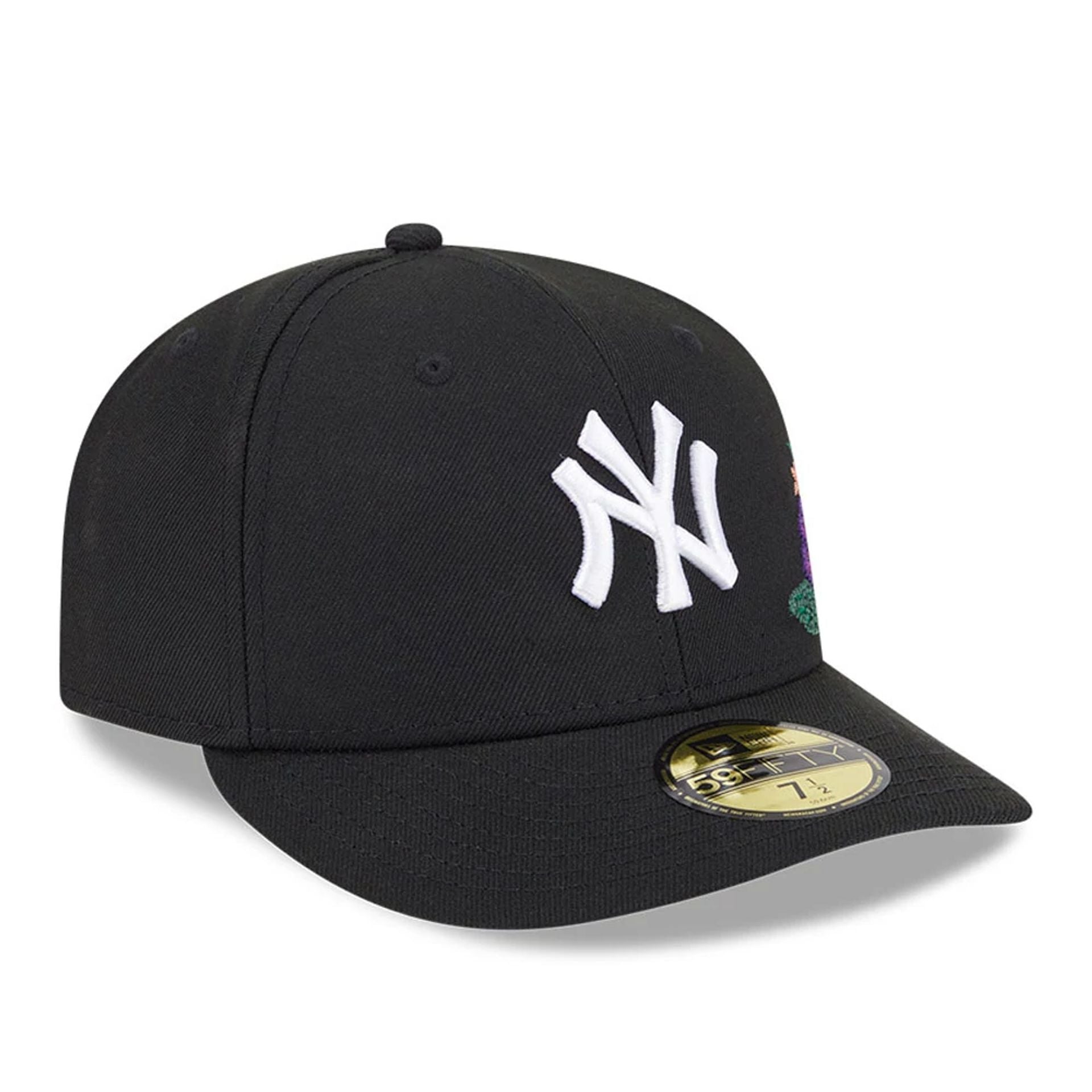 This is a New York Yankees Tonal Florals Black 59FIFTY Fitted Cap 4