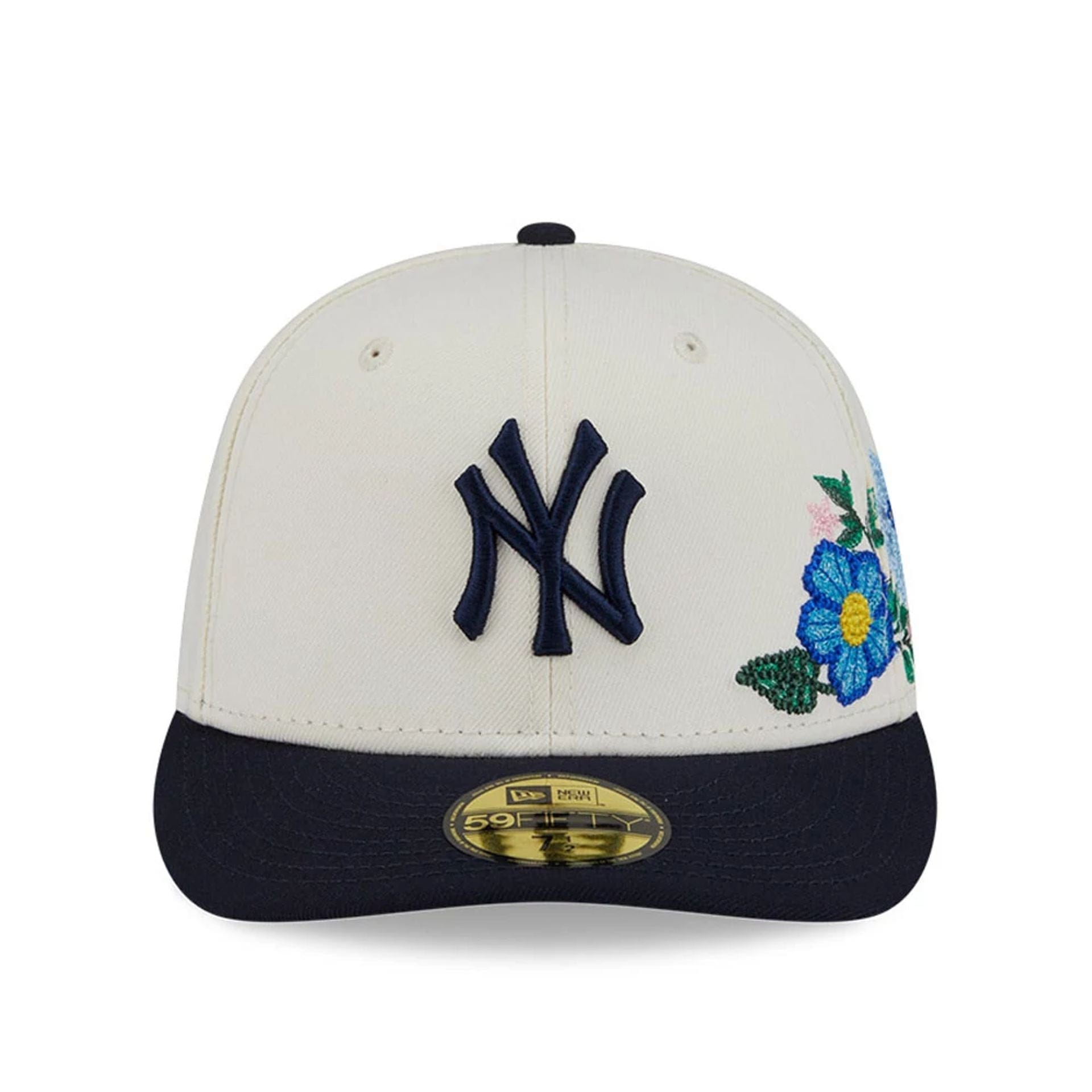 This is a New York Yankees Tonal Florals White 59FIFTY Fitted Cap 3