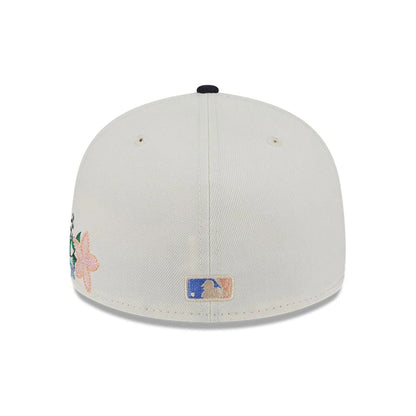 This is a New York Yankees Tonal Florals White 59FIFTY Fitted Cap 7