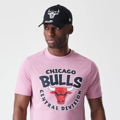 The Male model is wearing Chicago Bulls NBA Bubble Wordmark Pink T-Shirt 6